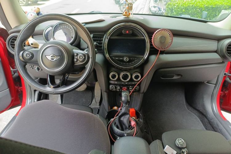 Used MINI 2016 1.5T COOPER Avant-Garde Center Console