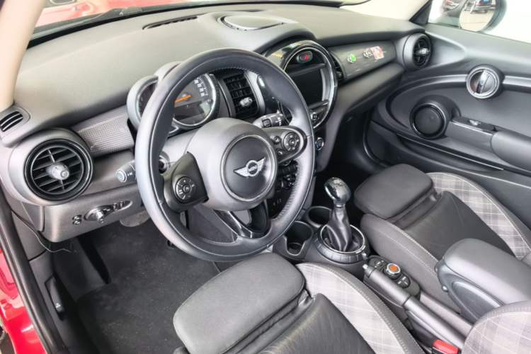 Used MINI 2016 1.5T COOPER Center Console