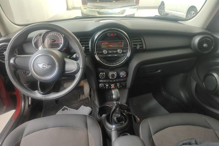 Used MINI 2016 1.2T ONE Five-Door Edition Center Console