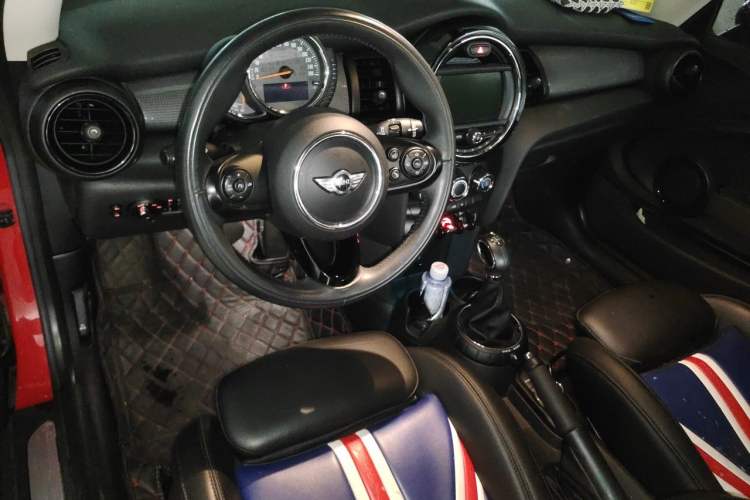 Used MINI 2016 1.5T COOPER Center Console