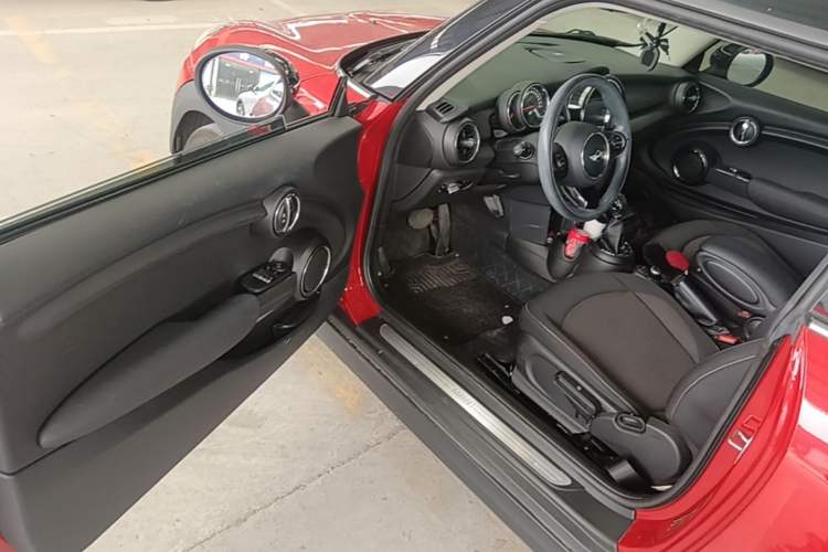 Used MINI 2016 1.2T ONE Pioneer Edition Driver Seat