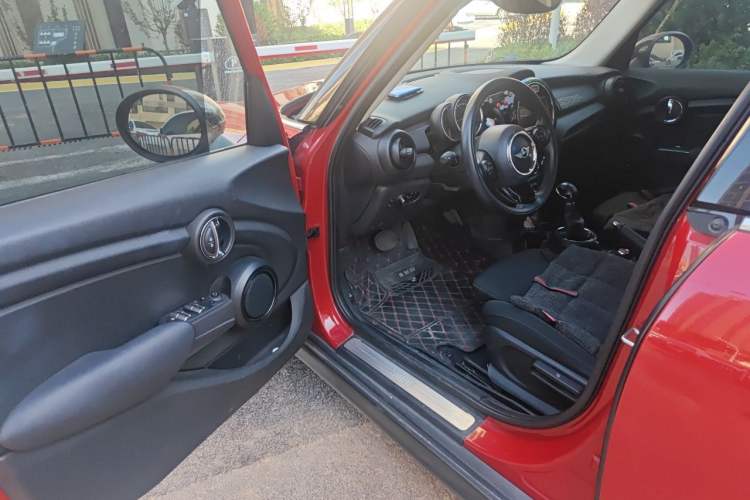Used MINI 2016 1.5T COOPER Five-Door Edition Driver Seat