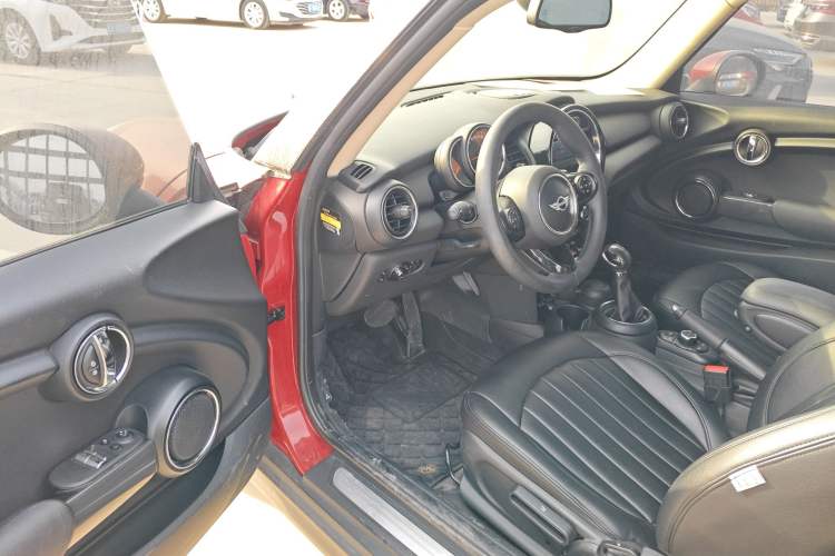 Used MINI 2016 1.2T ONE Pioneer Edition Driver Seat