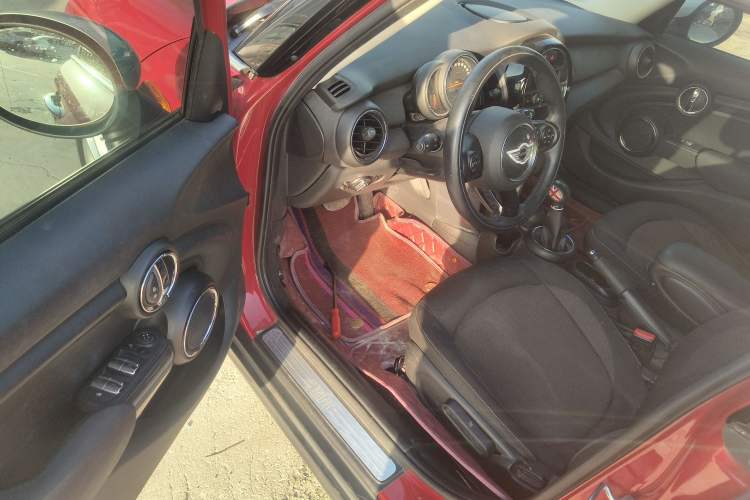Used MINI 2016 1.2T ONE Pioneer Edition Five-Door Version Driver Seat
