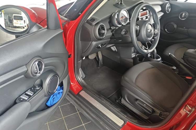 Used MINI 2016 1.2T ONE Pioneer Edition Five-Door Version Driver Seat