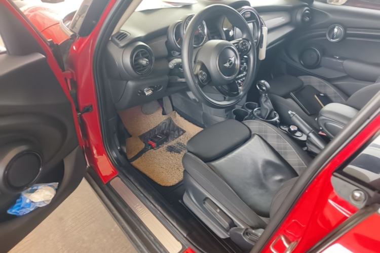 Used MINI 2016 1.5T COOPER Five-Door Edition Driver Seat