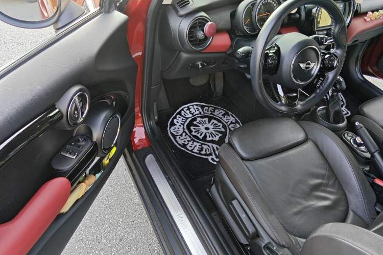 Used MINI 2016 1.5T COOPER Performance Edition Driver Seat