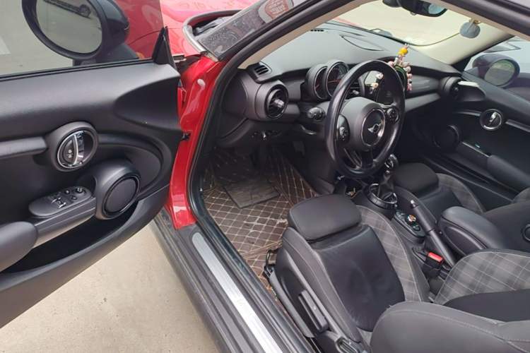 Used MINI 2016 1.5T COOPER Driver Seat