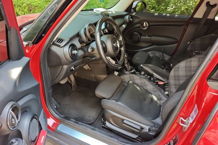 Used MINI 2016 1.5T COOPER Five-Door Edition Driver Seat