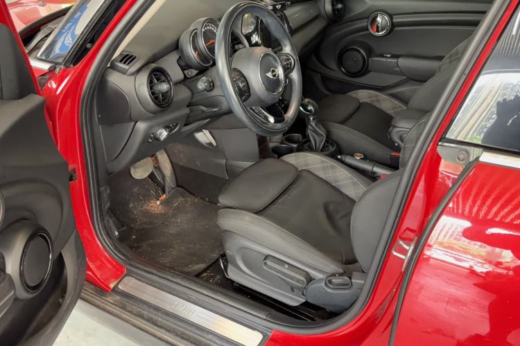 Used MINI 2016 1.5T COOPER Five-Door Edition Driver Seat