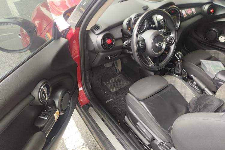 Used MINI 2016 1.5T COOPER Driver Seat