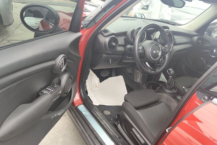 Used MINI 2016 1.5T COOPER Five-Door Edition Driver Seat
