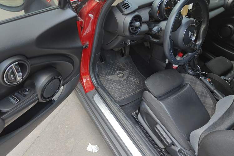 Used MINI 2016 1.5T COOPER Driver Seat