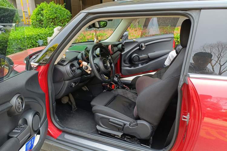 Used MINI 2016 1.5T COOPER Avant-Garde Driver Seat