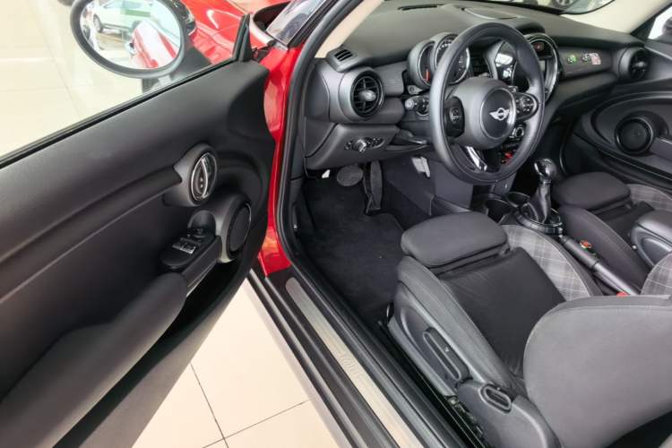 Used MINI 2016 1.5T COOPER Driver Seat
