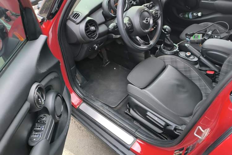 Used MINI 2016 1.5T COOPER Five-Door Edition Driver Seat
