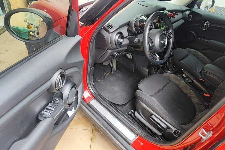 Used MINI 2016 1.5T COOPER Five-Door Edition Driver Seat