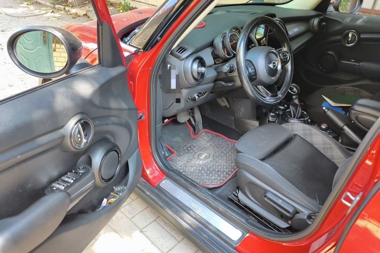 Used MINI 2016 1.5T COOPER Five-Door Edition Driver Seat
