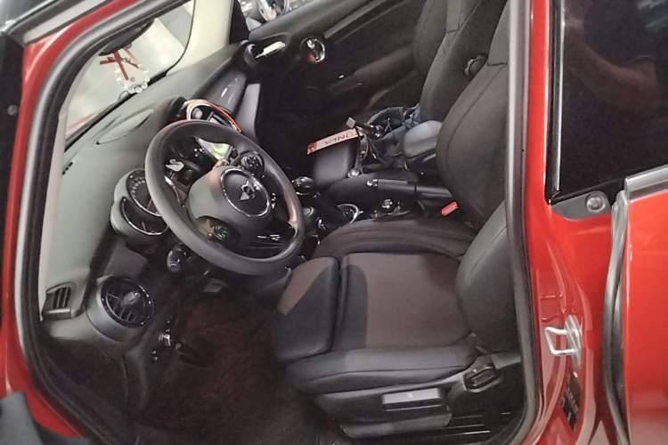 Used MINI 2016 1.5T COOPER Five-Door Edition Driver Seat