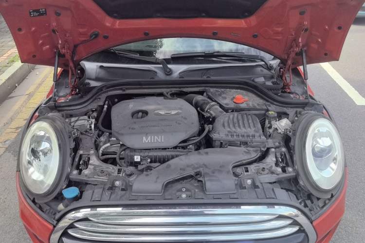 Used MINI 2016 1.5T COOPER Five-Door Edition Engine Bay