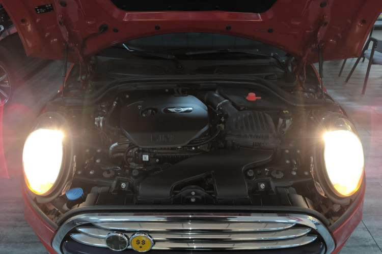 Used MINI 2016 1.5T COOPER Five-Door Edition Engine Bay