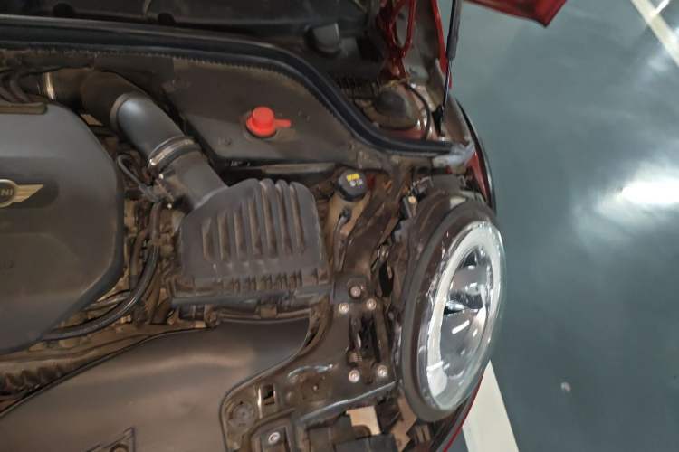 Used MINI 2016 1.5T COOPER Five-Door Edition Engine Bay Left