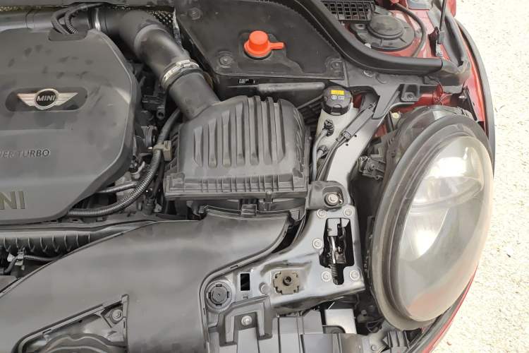 Used MINI 2016 1.2T ONE Five-Door Edition Engine Bay Left
