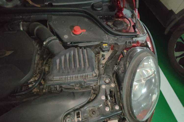 Used MINI 2016 1.2T ONE Pioneer Edition Five-Door Version Engine Bay Left