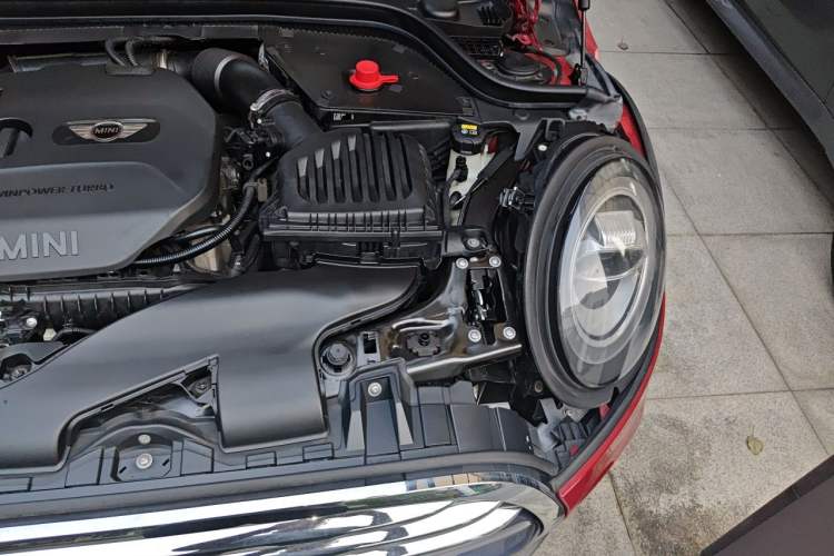 Used MINI 2016 1.5T COOPER Five-Door Edition Engine Bay Left