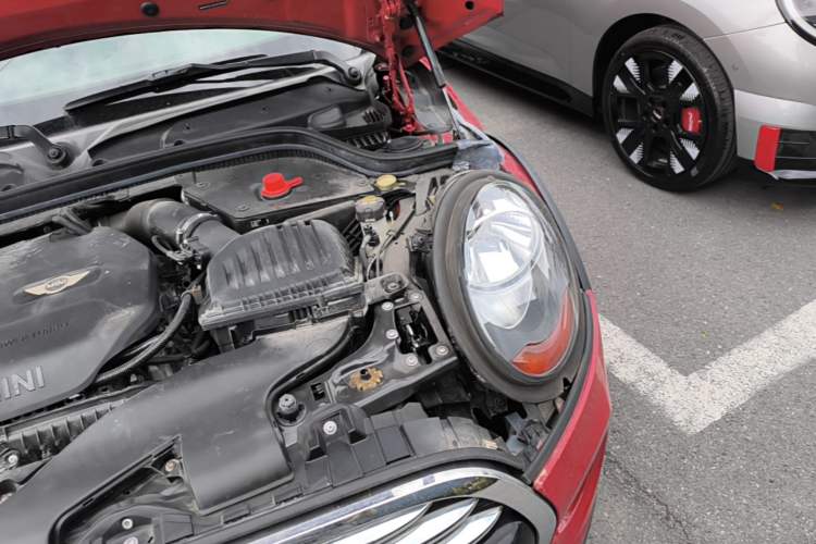 Used MINI 2016 1.5T COOPER Five-Door Edition Engine Bay Left