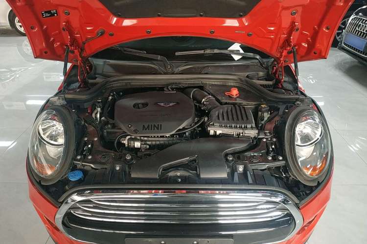 Used MINI 2016 1.5T COOPER Five-Door Edition Engine Bay