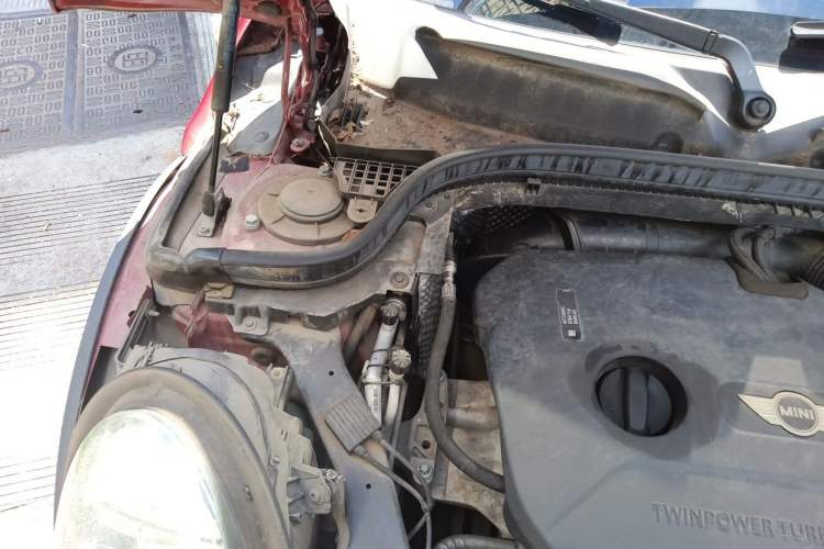 Used MINI 2016 1.5T COOPER Five-Door Edition Engine Bay Right