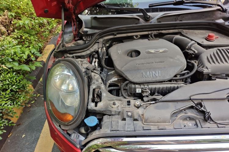 Used MINI 2016 1.5T COOPER Five-Door Edition Engine Bay Right