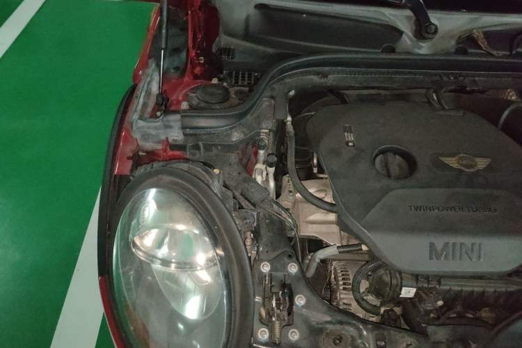 Used MINI 2016 1.2T ONE Pioneer Edition Five-Door Version Engine Bay Right