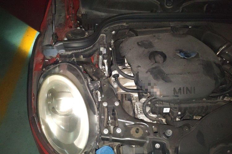 Used MINI 2016 1.5T COOPER Five-Door Edition Engine Bay Right