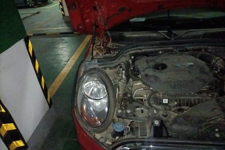 Used MINI 2016 1.5T COOPER Five-Door Edition Engine Bay Right