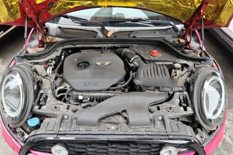 Used MINI 2016 1.5T COOPER Pioneer Edition Five-Door Model Engine Bay