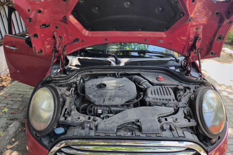 Used MINI 2016 1.5T COOPER Five-Door Edition Engine Bay