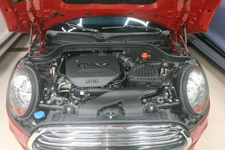 Used MINI 2016 1.5T COOPER Five-Door Edition Engine Bay