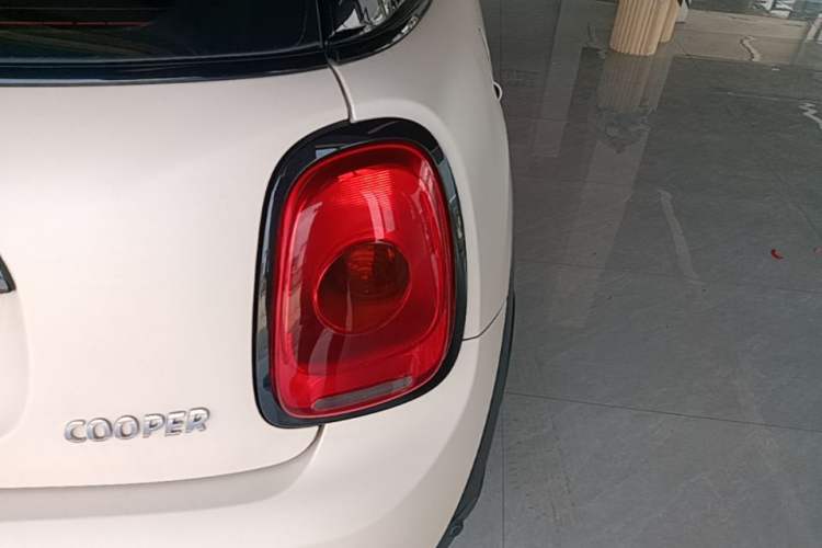 Used MINI 2016 1.5T COOPER Exterior 3