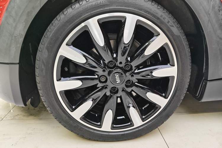 Used MINI 2016 1.5T COOPER Pioneer Edition Five-Door Model Exterior 6