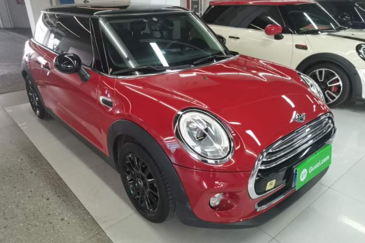 Used MINI 2016 1.5T COOPER Front Right 45 Deg