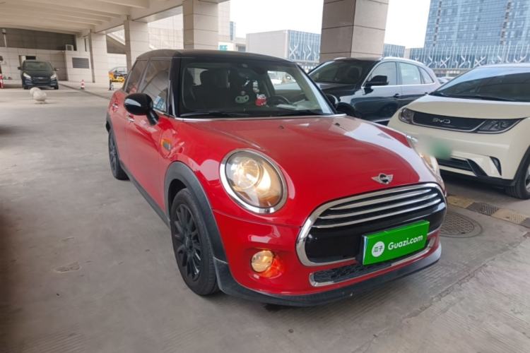 Used MINI 2016 1.5T COOPER Five-Door Edition Front Right 45 Deg