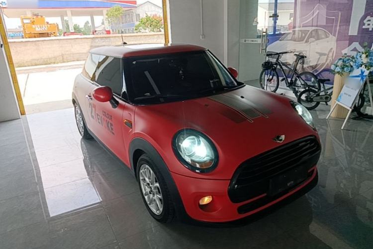 Used MINI 2016 1.5T COOPER Front Right 45 Deg