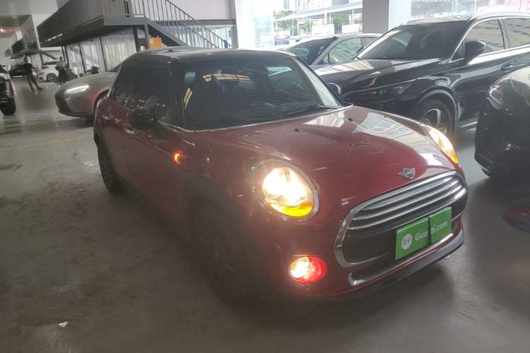 Used MINI 2016 1.5T COOPER Five-Door Edition Front Right 45 Deg