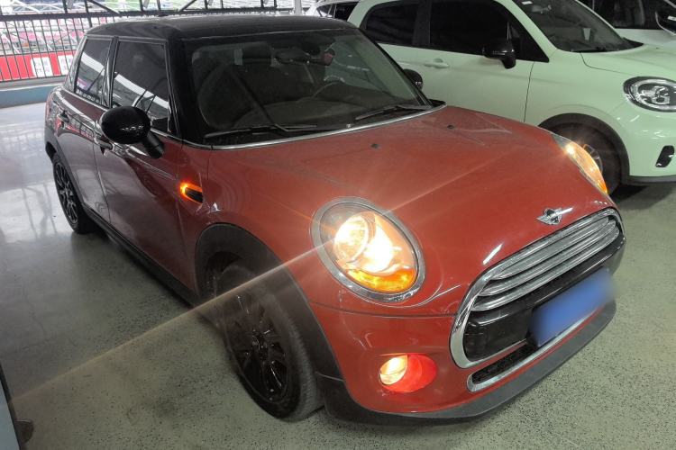 Used MINI 2016 1.5T COOPER Five-Door Edition Front Right 45 Deg