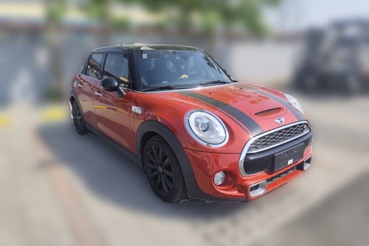 Used MINI 2016 2.0T COOPER S Five-Door Edition Front Right 45 Deg