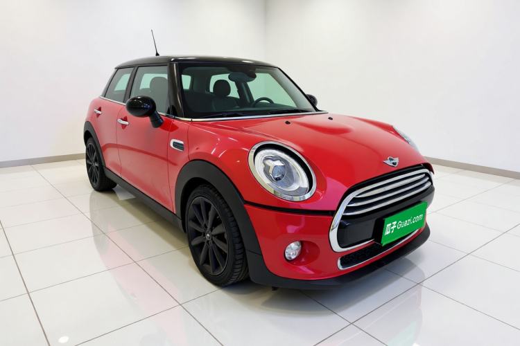 Used MINI 2016 1.5T COOPER Pioneer Edition Five-Door Model Front Right 45 Deg