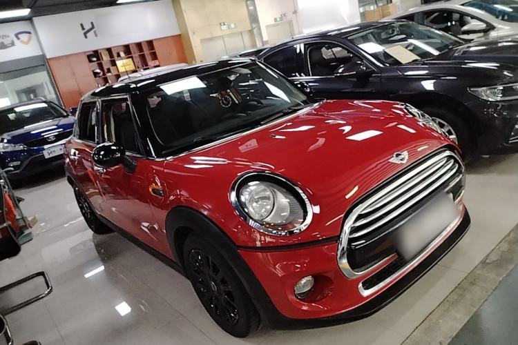 Used MINI 2016 1.5T COOPER Five-Door Edition Front Right 45 Deg