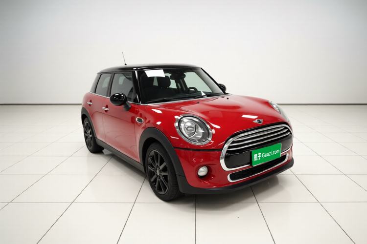Used MINI 2016 1.5T COOPER Five-Door Edition Front Right 45 Deg